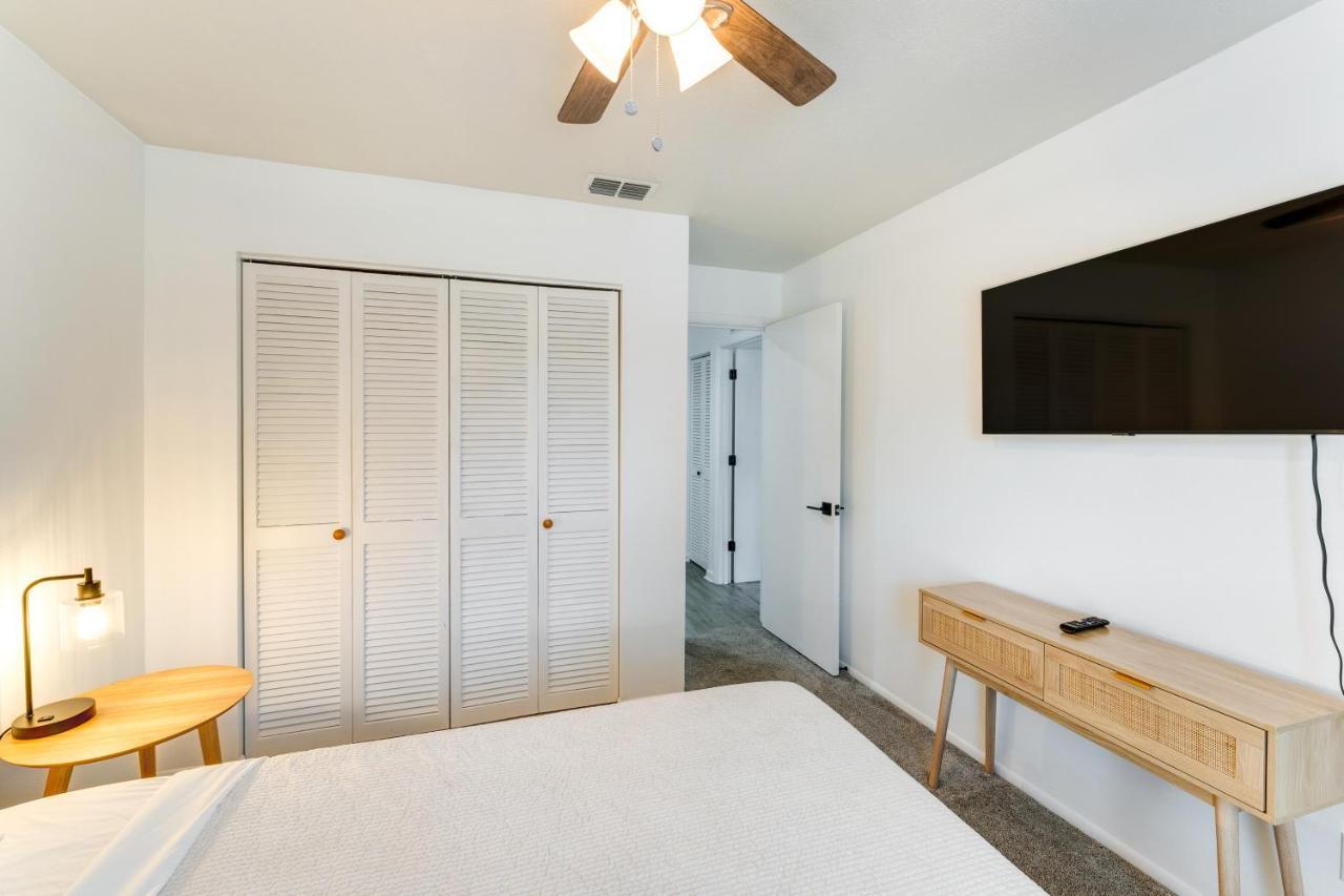 Nokomis Home With Screened Pool, 3 Mi To Beaches! Eksteriør billede